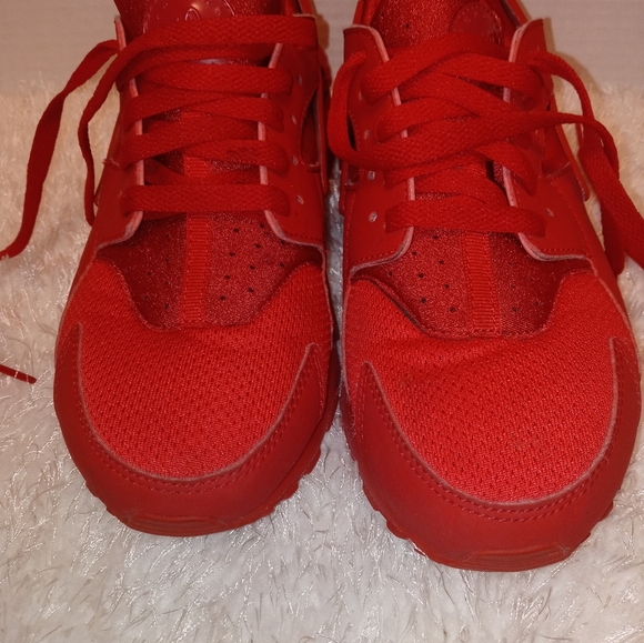 NIKE Air Huarache EUC - Picture 2 of 7
